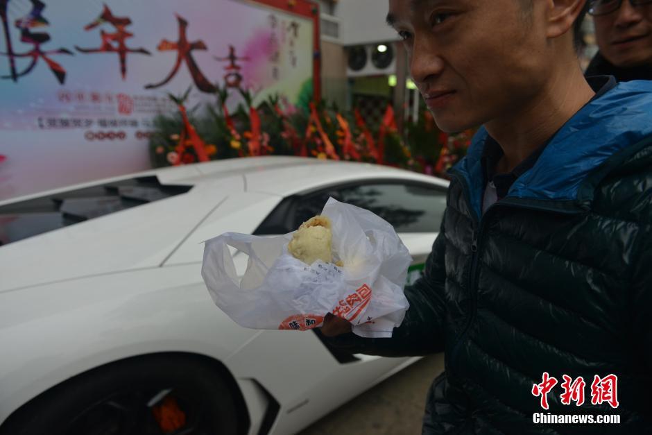 老板开兰博基尼送包子 证明不赚黑心钱