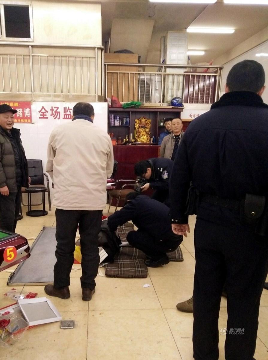 南京一六旬老人清晨猝死棋牌室