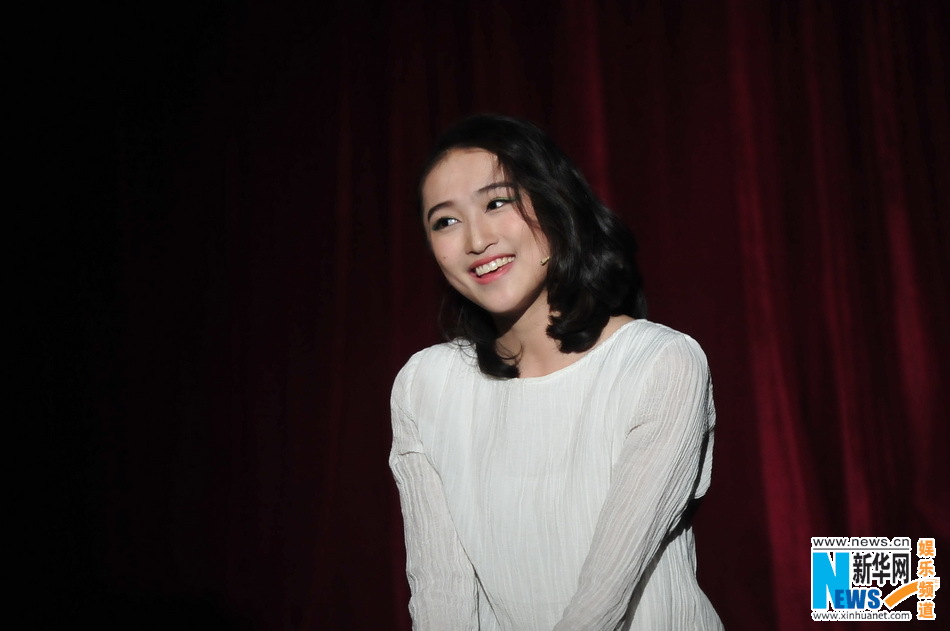 《左耳》舞台剧预演 饶雪漫亲临现场助阵