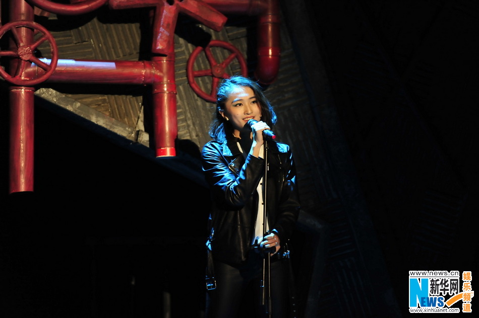 《左耳》舞台剧预演 饶雪漫亲临现场助阵