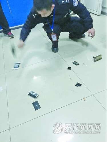 女子澡堂偷拍裸体视频 称为调节和丈夫生活