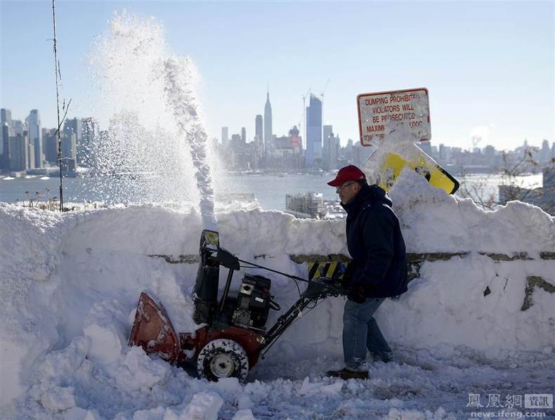 美国东海岸快被大雪“埋”了