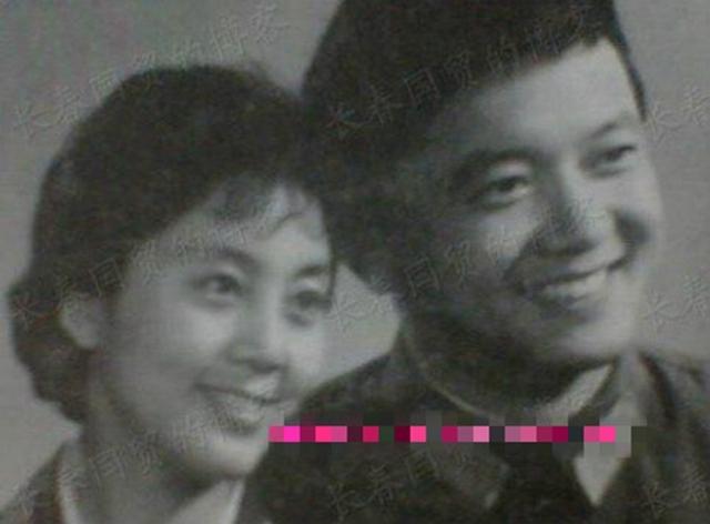 68岁王刚8岁儿子曝光 与其外孙同岁