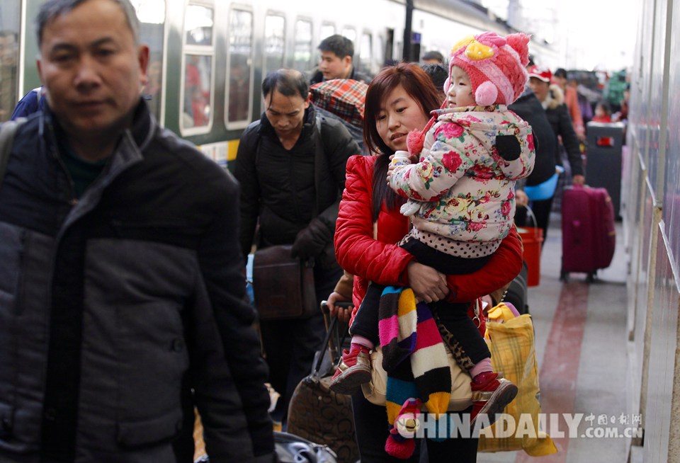 北京西站：春运第三天旅客流渐入高峰