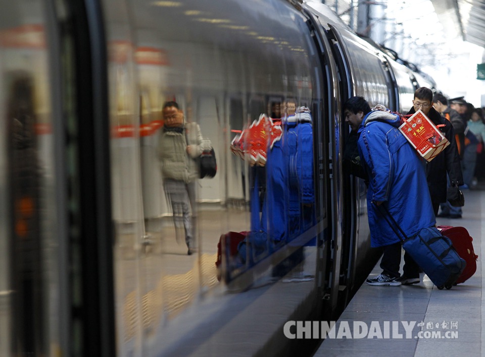 北京西站：春运第三天旅客流渐入高峰