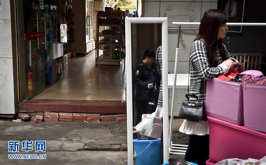 深圳：“握手楼”成“接吻楼” 居民紧急撤离