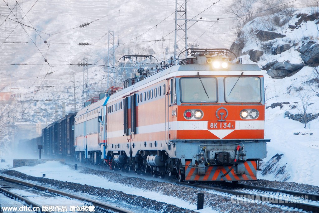 乘上“雪国列车” 带上美景做回家的礼物