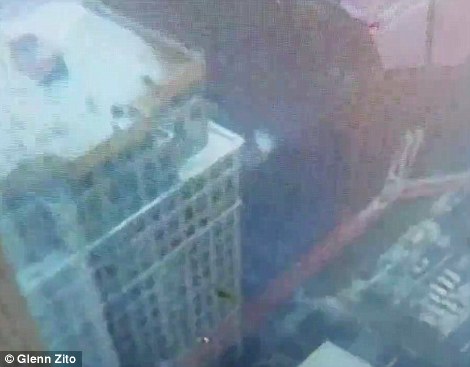 纽约曼哈顿：起重机倒塌砸翻整条街