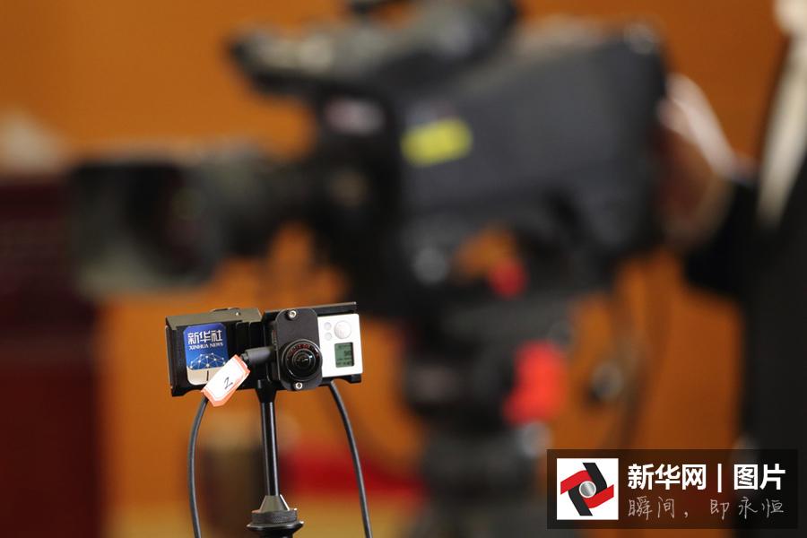 2016全国两会 全景拍摄设备造型各异吸引眼球