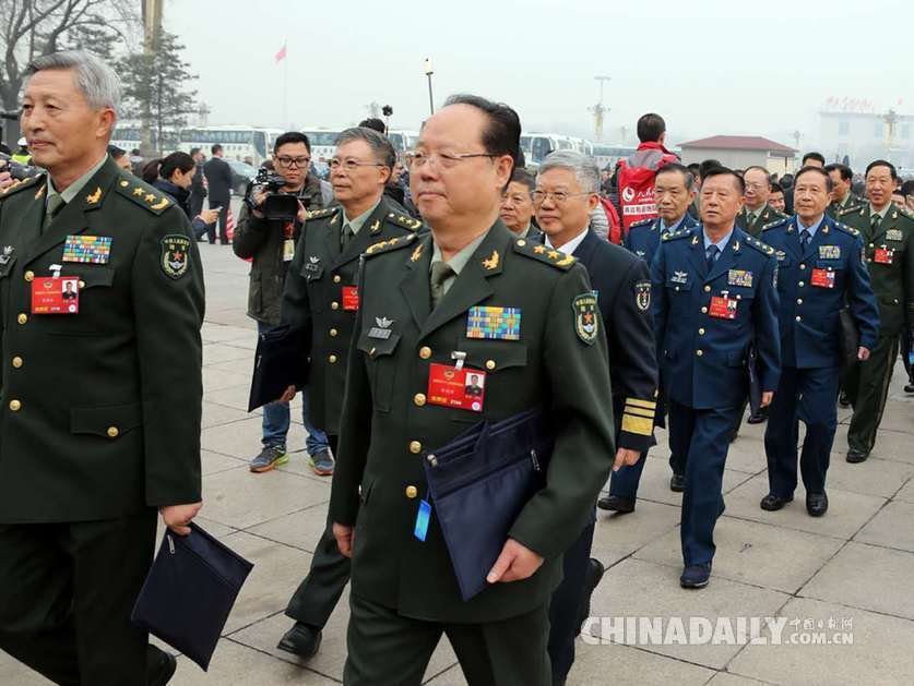全国政协十二届四次会议在京开幕