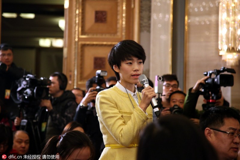 人大首场新闻发布会 傅莹第4次亮相