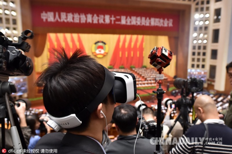 两会采访神器与时俱进 VR技术受青睐、Insta360全景相机吸睛