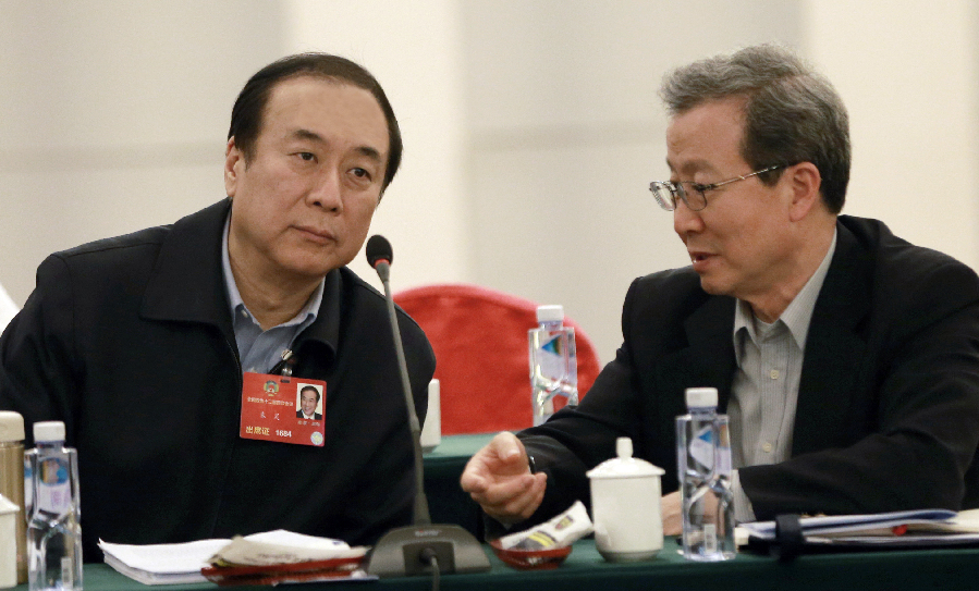 中国日报社社长朱灵参加全国政协十二届四次会议小组会议