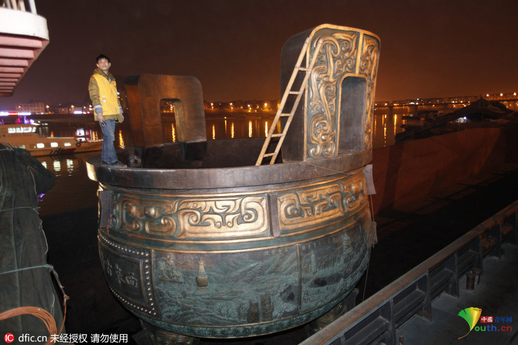 广西柳州西来寺再添最大铜鼎 总重90吨