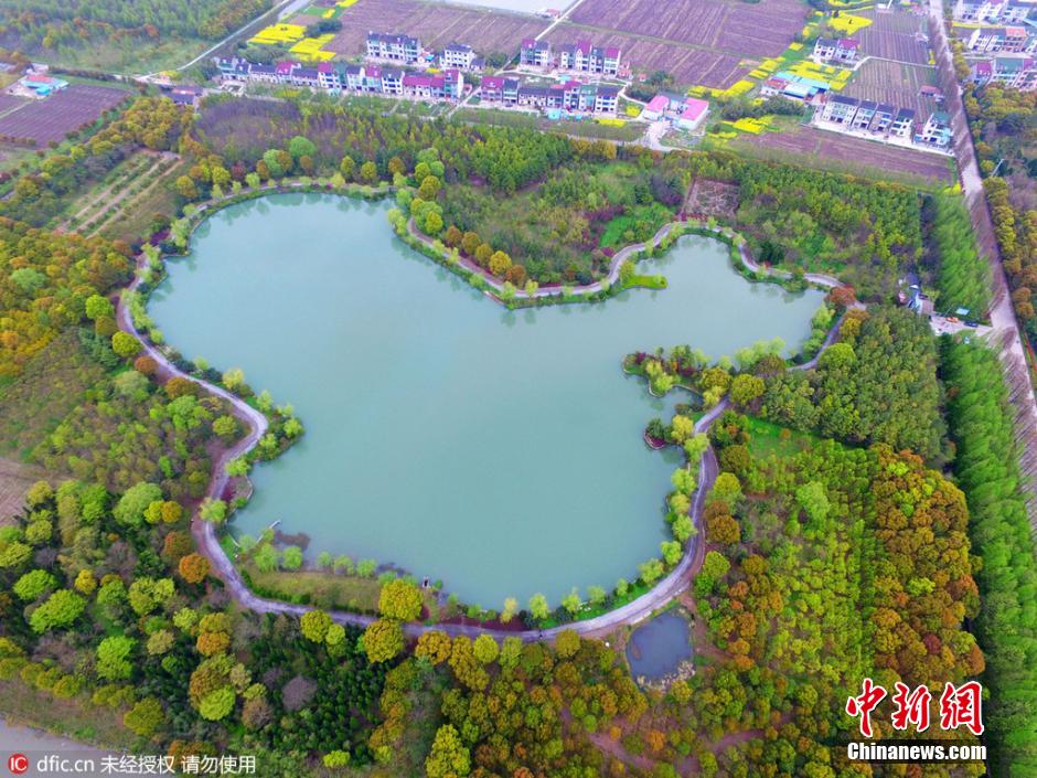 上海一人工湖现萌版中国地图[3]