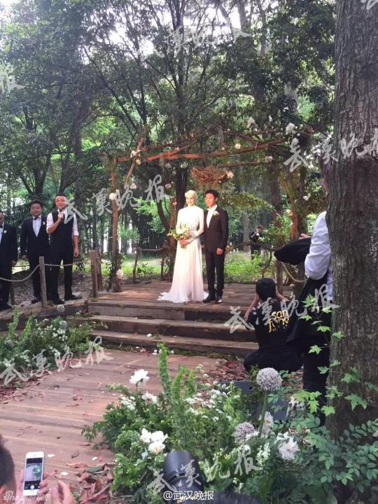 撒贝宁武汉婚礼现场曝光 尼格买提主持婚礼