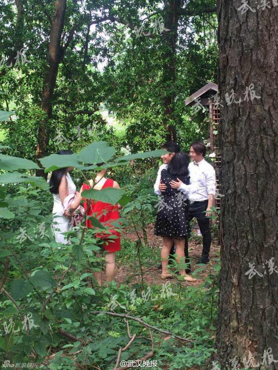 撒贝宁武汉婚礼现场曝光 尼格买提主持婚礼