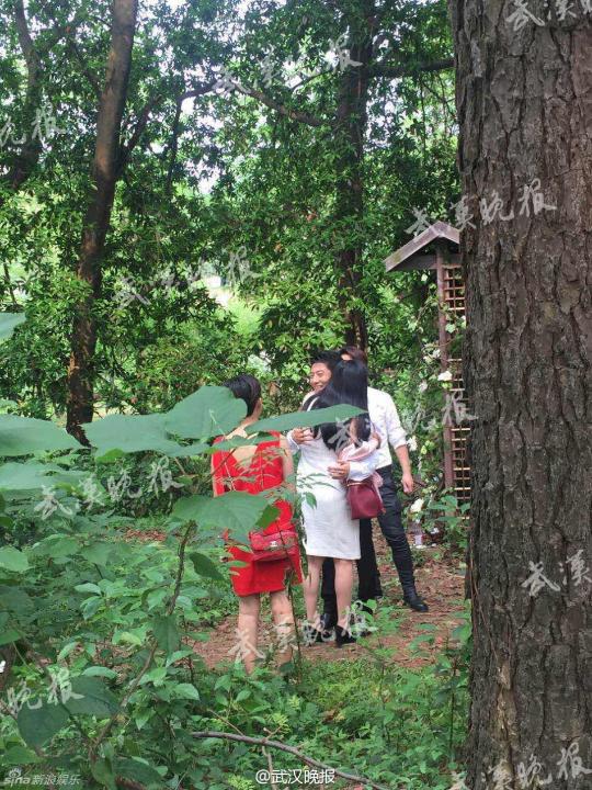 撒贝宁武汉婚礼现场曝光 尼格买提主持婚礼