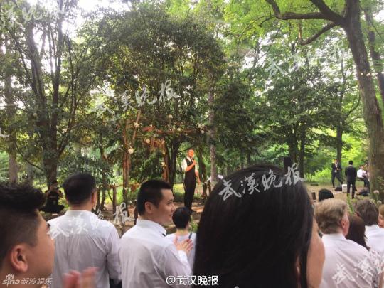 撒贝宁武汉婚礼现场曝光 尼格买提主持婚礼