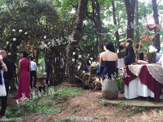 撒贝宁武汉婚礼现场曝光 尼格买提主持婚礼