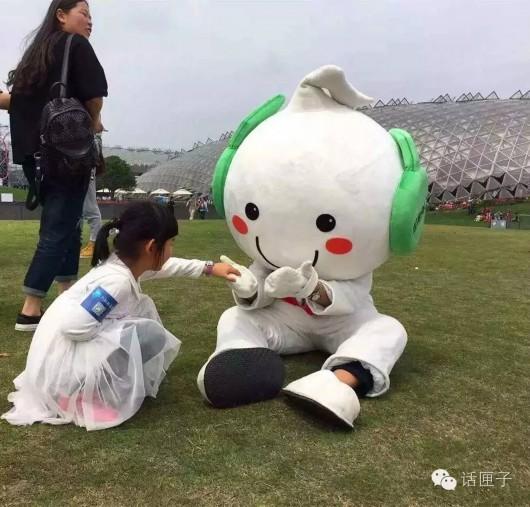 近6000人音乐节 散场后不留一片纸屑