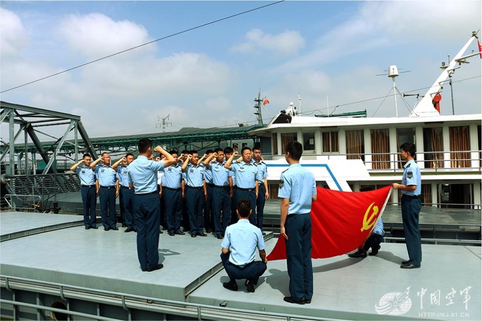 神秘的“中国空军海战队”是怎样炼成的