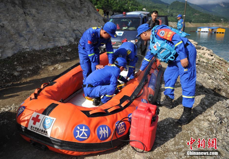 5支救援力量参与四川广元沉船救援 疑似发现沉船位置