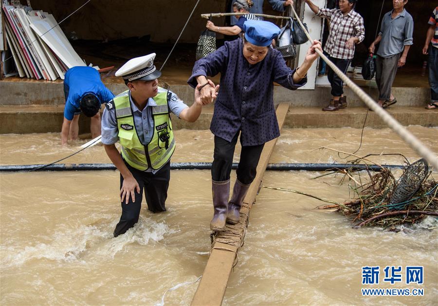 贵州暴雨：探访重灾区九潮镇