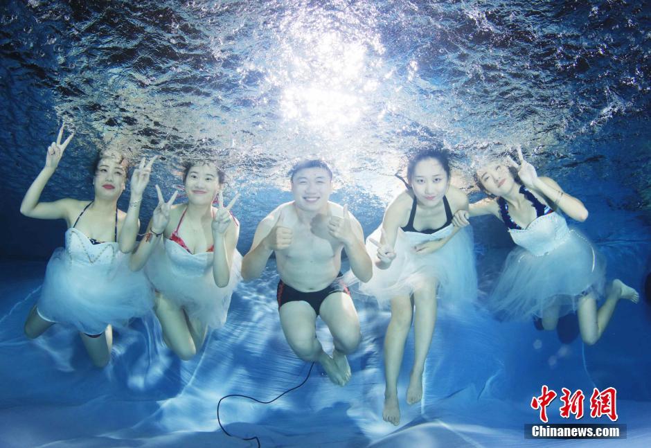 福建大学生水下拍摄