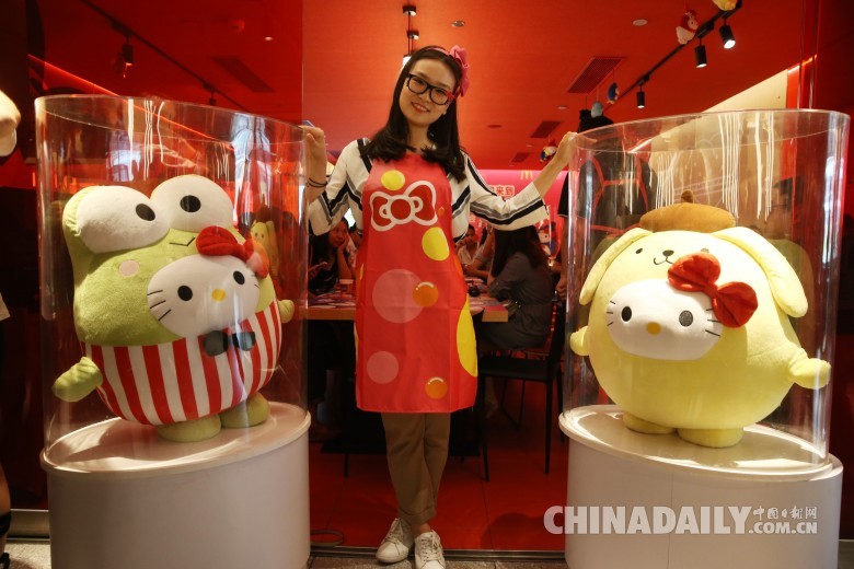 麦当劳推出Hello Kitty泡泡世界主题餐厅