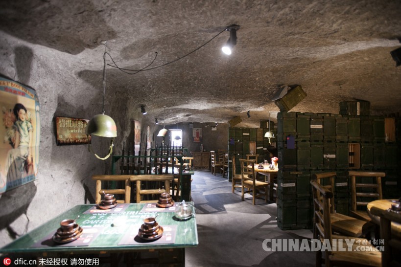 长春现“土匪”主题餐厅 模拟“座山雕”洞府场景
