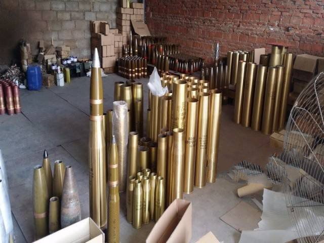 桂林警方端掉一个“地下兵工厂”缴获大批炮弹