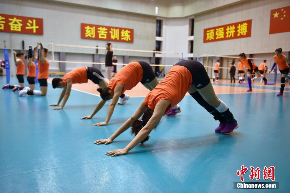 中国女排载誉归来 看姑娘们重回巅峰训练日常
