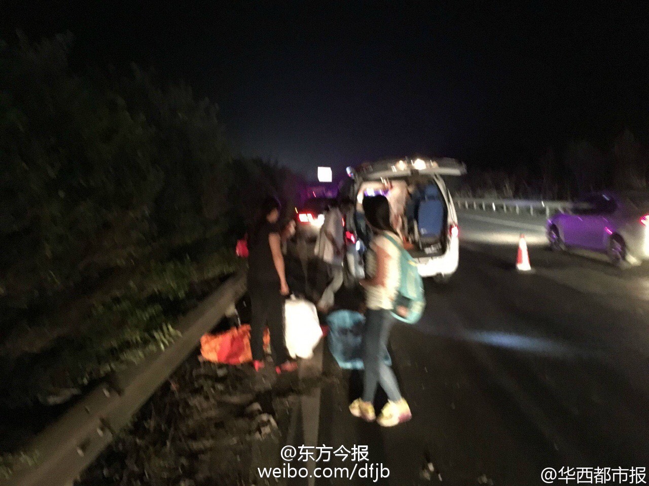 成南高速两车追尾：母亲用身体保护一岁孩子