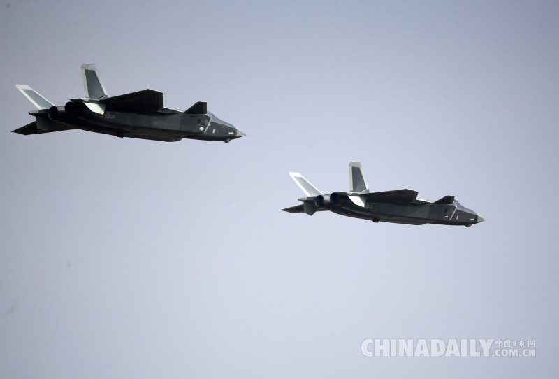 珠海航展：中国新一代隐形战斗机歼-20首次亮相