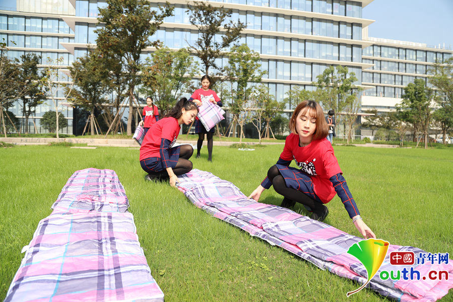 阿里总部晒3000床被子迎战双11 场面震撼