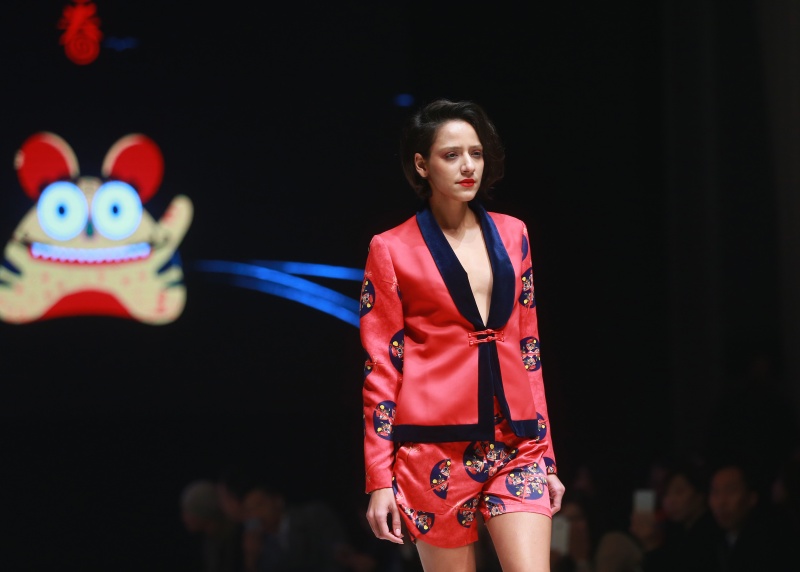 “开卷有衣”2017春夏发布