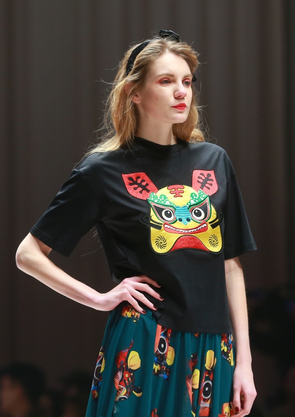 “开卷有衣”2017春夏发布