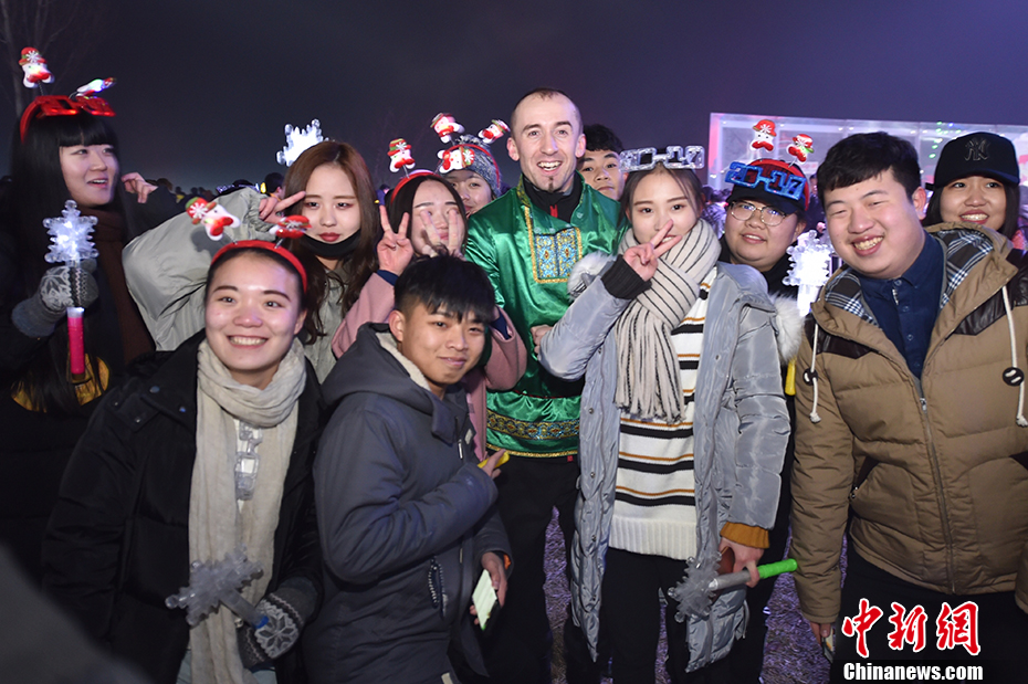 北京奥森公园新年倒计时喜迎2017