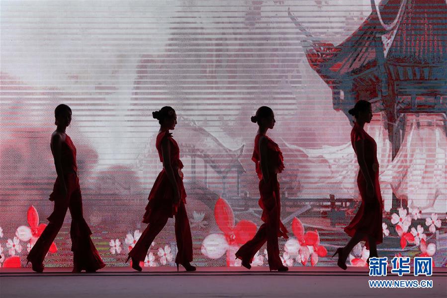 2016中国国际大学生时装设计优秀作品大赛总决赛在深圳举行