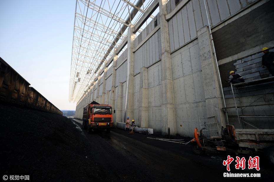 济南一煤场花6000万建遮盖棚 面积超3个足球场