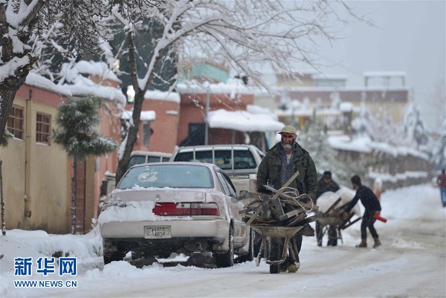 阿富汗东部雪崩 已造成至少42人死亡