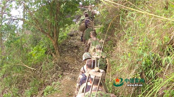 直击云南边境扫雷:清理出生锈炮弹数万枚