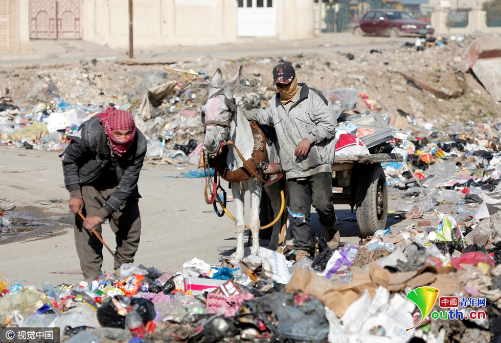 伊拉克摩苏尔战后街头垃圾成山