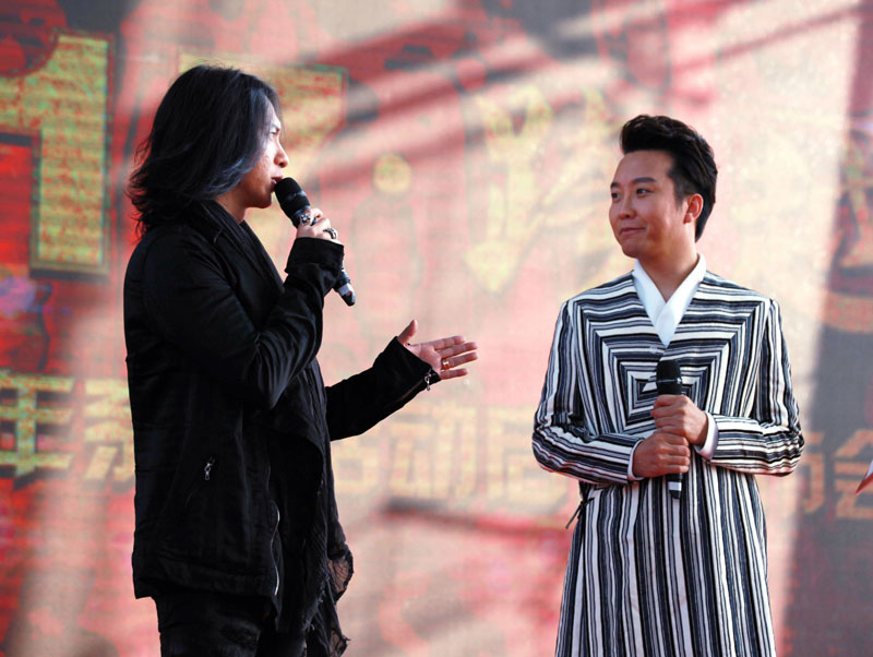 北京卫视“跨年月”:张艺谋综艺首秀 李玉刚再玩跨界