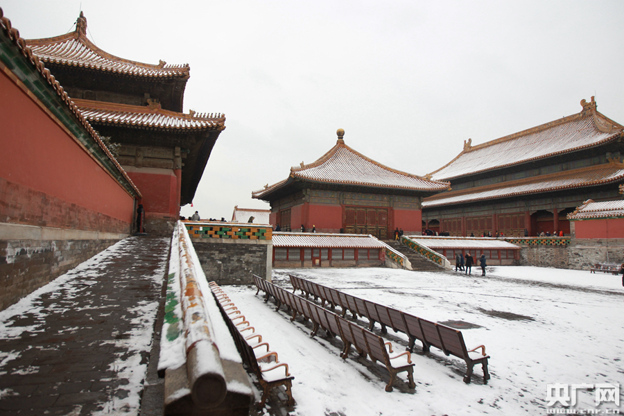 大雪降京城 游人竞相参观雪中故宫
