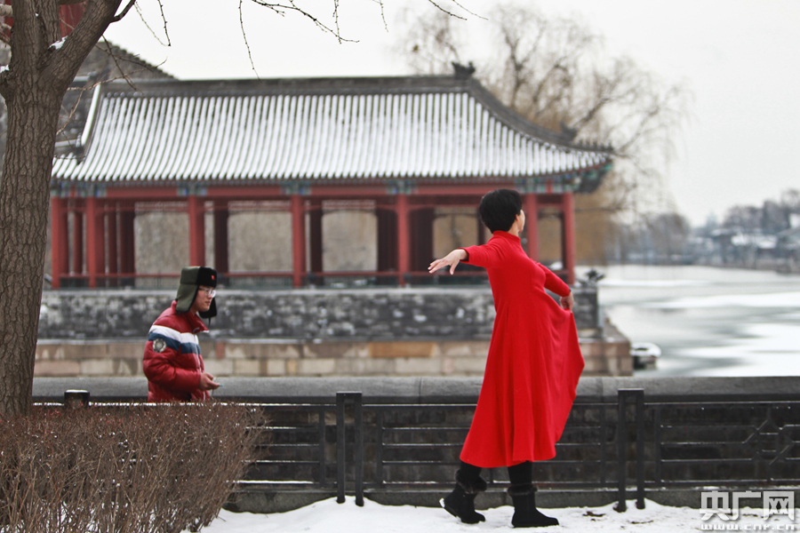 大雪降京城 游人竞相参观雪中故宫