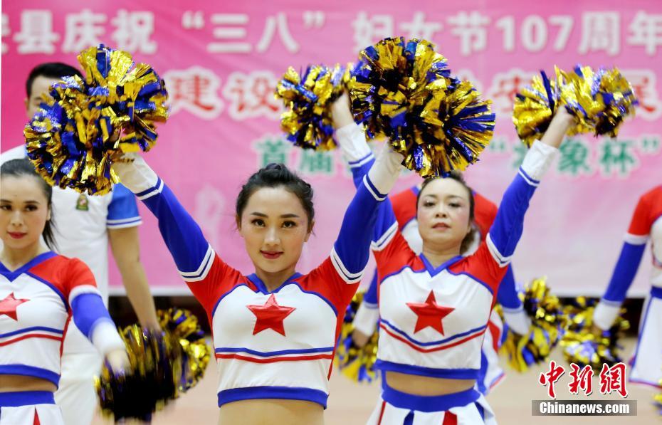 广西逾600女性同台比拼健身操迎“三八节”