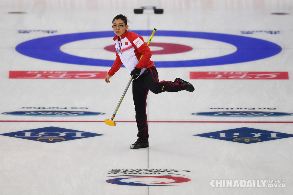 女子冰壶世锦赛中国7-8被瑞士绝杀 循环赛遭两连败