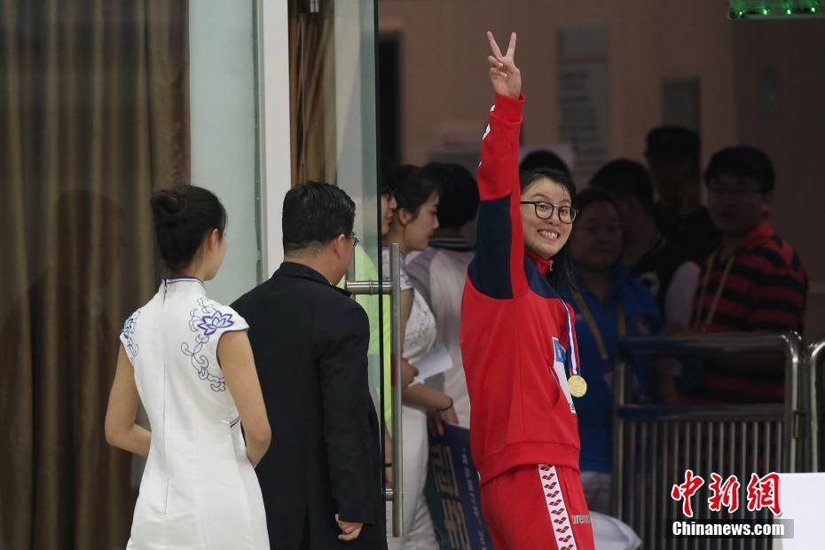 全国游泳冠军赛 傅园慧女子100米仰泳夺冠